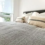 아파트 Stilvolle 3-zimmer-wohnung Fuer Business Und Family Bis 6 Personen 진델핑겐
