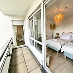 아파트 Stilvolle 3-zimmer-wohnung Fuer Business Und Family Bis 6 Personen *
