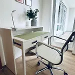 아파트 Stilvolle 3-zimmer-wohnung Fuer Business Und Family Bis 6 Personen
