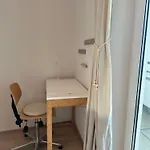 아파트 Stilvolle 3-zimmer-wohnung Fuer Business Und Family Bis 6 Personen