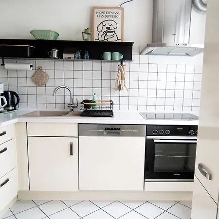 아파트 Stilvolle 3-zimmer-wohnung Fuer Business Und Family Bis 6 Personen