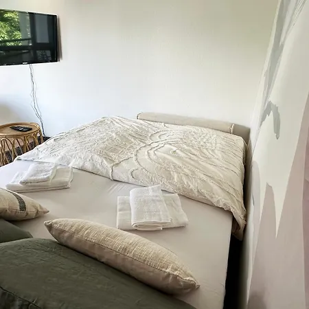 아파트 Stilvolle 3-zimmer-wohnung Fuer Business Und Family Bis 6 Personen