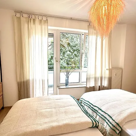 Stilvolle 3-zimmer-wohnung Für Business Und Family Bis 6 Personen * Sindelfingen