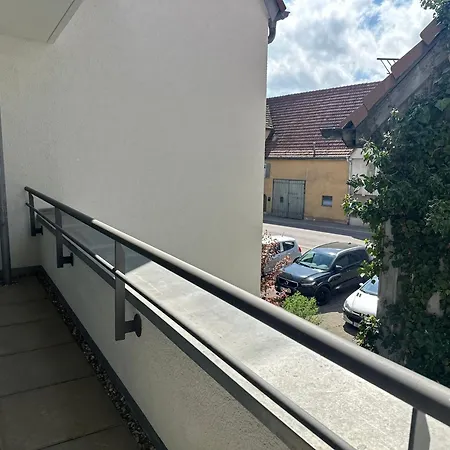 아파트 Stilvolle 3-zimmer-wohnung Fuer Business Und Family Bis 6 Personen *